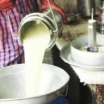 महाराष्ट्र में महंगाई का झटका: 11 अगस्त से दूध के दाम बढ़ेंगे, गाय और भैंस के दूध पर 2 रुपये प्रति लीटर की बढ़ोतरी