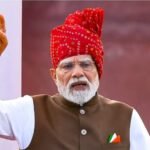 लाल किले से मोदी का नया रिकॉर्ड, 13वीं बार लगातार तिरंगा फहराया