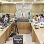 कलेक्टर की अध्यक्षता में समय-सीमा की बैठक आयोजित