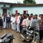वार्ड 43 हिर्रवाह में विधायक रामनिवास शाह ने ग्रामीणों और बच्चों से किया संवाद