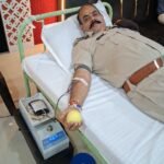 रक्तदान कर मोरवा थाना प्रभारी ने दिया मानवता का संदेश