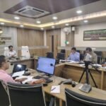कलेक्टर ने औद्योगिक कंपनियों से संबंधित प्रकरणों की समीक्षा की