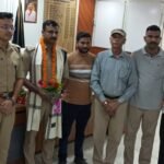 कंचन ज्वेलर्स डकैती का खुलासा होने पर व्यापारियों ने पुलिस टीम को किया सम्मानित