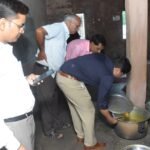 जन विश्वास अभियान के तहत कलेक्टर ने शासकीय पूर्व माध्यमिक विद्यालय देवरा का किया निरीक्षण