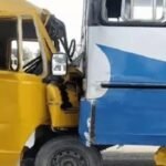 मानसा में नेशनल हाईवे पर स्कूल बस और पीआरटीसी बस में भीषण टक्कर, 10-15 बच्चे घायल व ड्राइवर की दोनों टांगें टूटीं