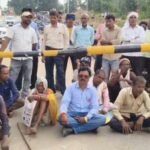 टीएचडीसी अमिलिया कोल माइंस के मुख्य द्वार पर विस्थापितों का धरना जारी, 270 परिवारों को लाभ नहीं मिलने का आरोप