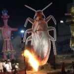 दिल्ली में रावण के साथ कोकरोच के पुतले का दहन