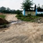 सीएमएचओ दफ्तर तक सात साल बाद भी नहीं बनी पक्की सड़क