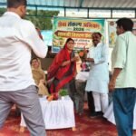 सेवा संकल्प अभियान के तहत विद्यार्थियों को वितरित किए गए स्कूल बैग