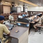 व्यापारियों की सुरक्षा और बाजारों की व्यवस्था को लेकर पुलिस की अहम बैठक, सीसीटीवी निगरानी से लेकर अतिक्रमण तक पर चर्चा