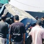 गड़ाखांड बाजार में ट्रक की टक्कर से पलटा ऑटो, चालक घायल