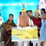 मुख्यमंत्री डॉ. यादव ने शहडोल में किया 9.77 लाख से अधिक तेंदूपत्ता संग्राहकों को 22.89 करोड़ बोनस राशि का वितरण