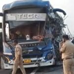एसी बस और ट्रेलर की भीषण भिड़ंत में चार यात्रियों की मौत