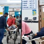 मजदूरों की बस पलटी, 40 से ज्यादा लोग थे सवार, 1 की मौत, 13 घायल
