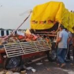 महाराष्ट्र में दर्दनाक हादसा, दुर्गा प्रतिमा ले जा रही पिकअप को ट्रक ने मारी टक्कर