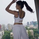 जैकलीन फर्नांडीज का 7 दिन का फिटनेस रूटीन, स्ट्रेंथ ट्रेनिंग से लेकर डांस और पैडल तक पर फोकस